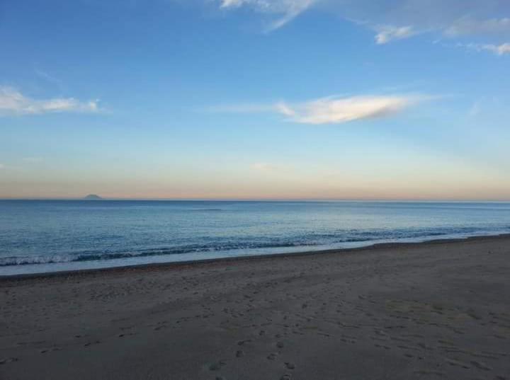 La Casetta Sul Mare Венетико Стая снимка